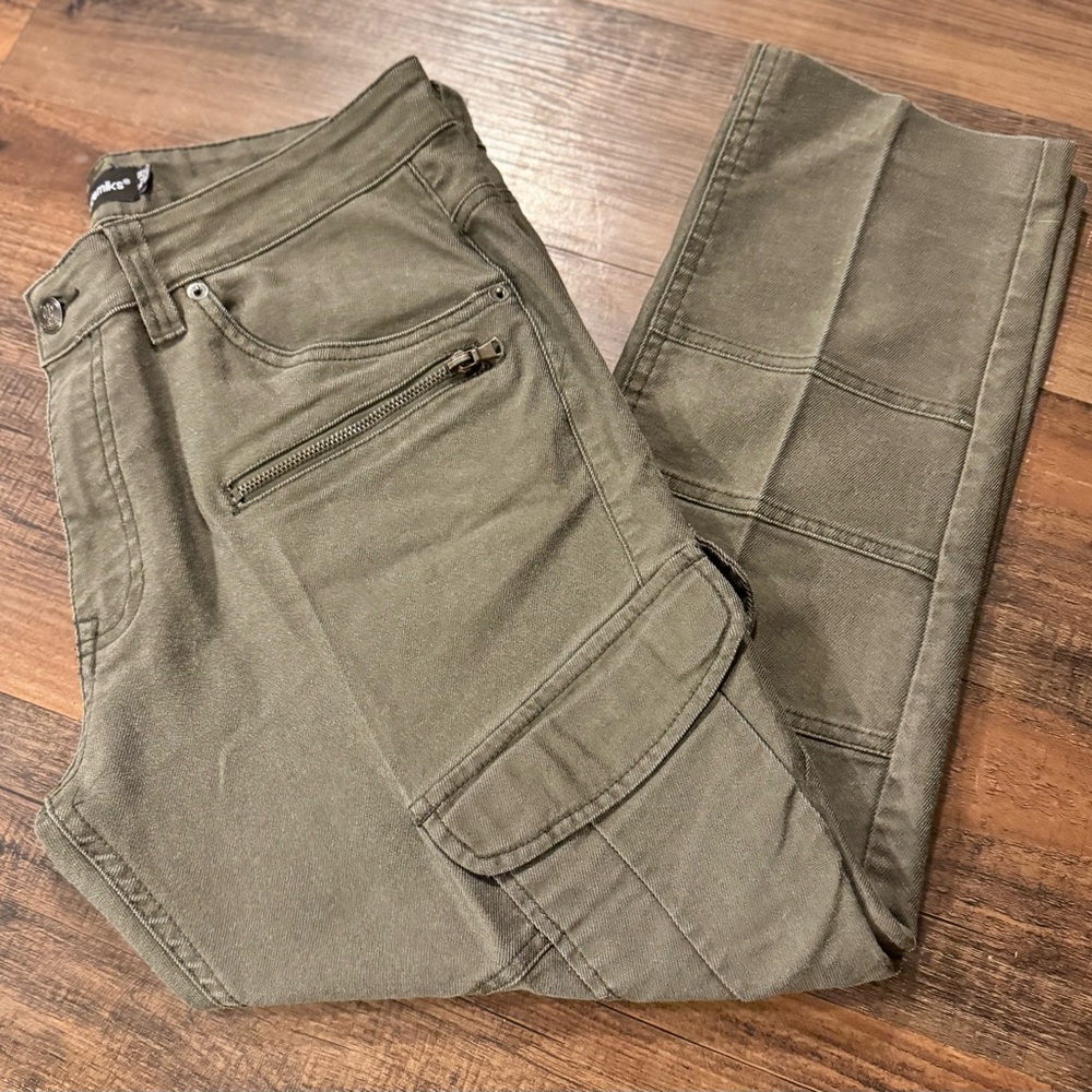 Akademiks Men's Size 36x32 Jeans Moto Biker Olive Green Denim Zipper Pockets
